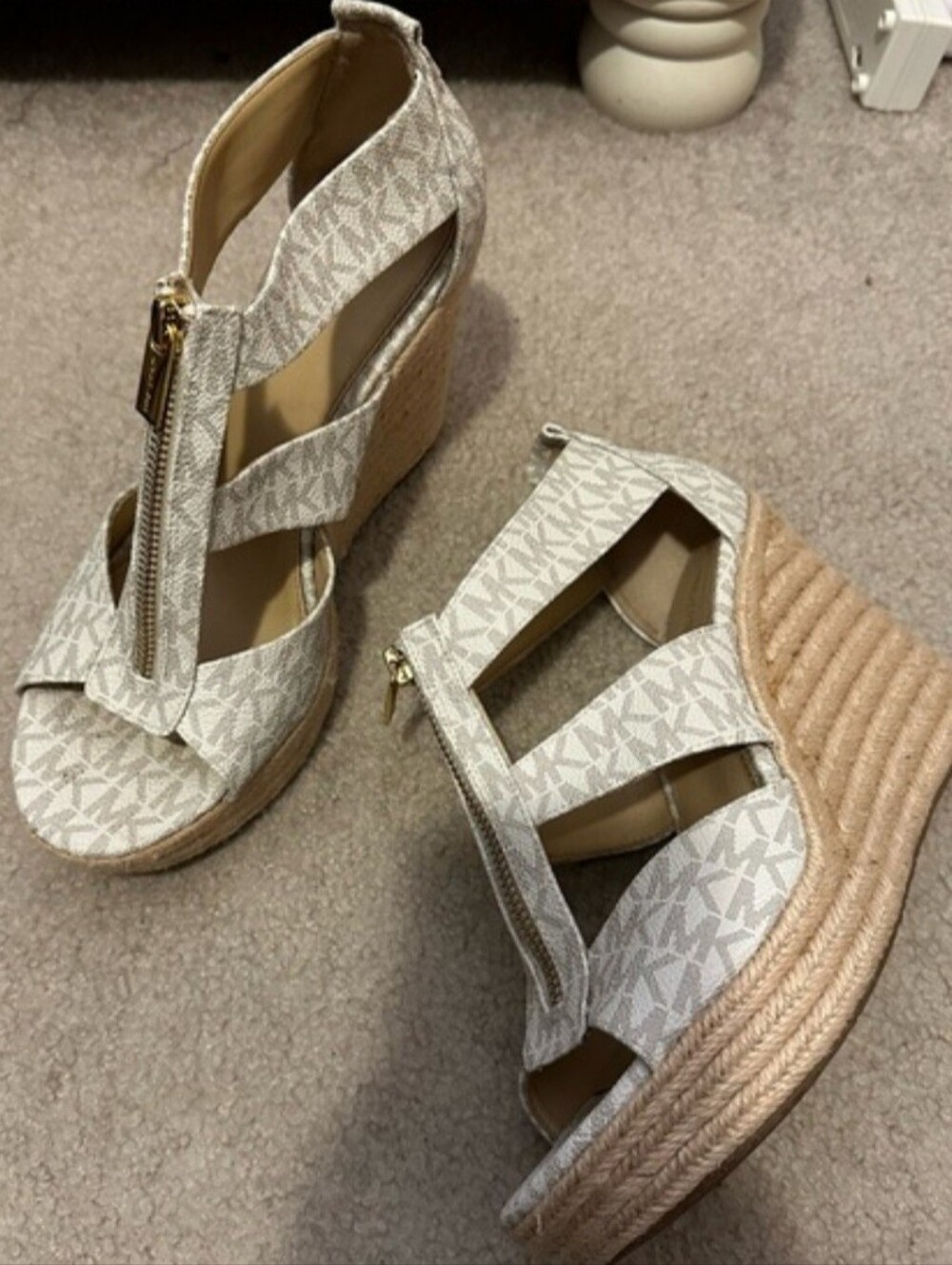 EUC Size 9 Michael Kors Beige Logo Espadrille Wedge Sandals